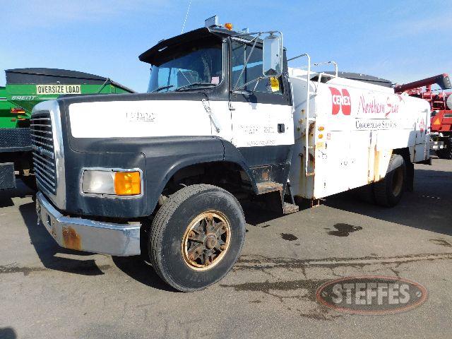 1991 Ford L8000_1.jpg